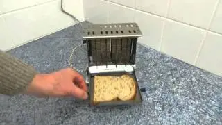 PREMIER FLIP TOASTER IN ACTION