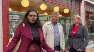 Kamzy & Siri viser Bj&oslash;rnar p&aring; Fontenehuset
