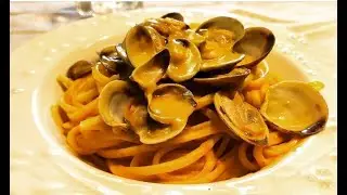 LINGUINE CON VONGOLE E CREMA DI ZUCCA. VONGOLE VERACI. TRADIZIONE NAPOLETANA.