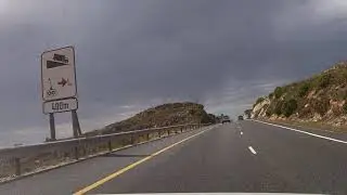 SIR LOWRY`S PASS TO BOTRIVIER DRIVING - WESTERN CAPE.