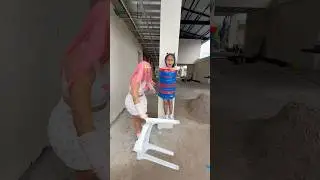 Cuantas cintas para pegar a &aacute;mbar en la pared? #comedy