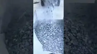 Mobile crusher, high efficiency and convenient operation.#MobileCrusher