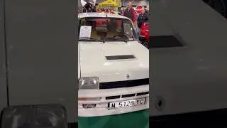 Retro M&aacute;laga 2026. Coches cl&aacute;sicos e hist&oacute;ricos. #shorts #cars #classic #shortvideo #renault