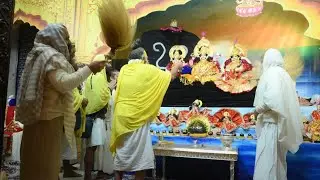 प. पू. श्री प्रेमानन्द जी महाराज ठाकुर श्री कौशलकिशोर भगवान की आरती  करते हुए श्री सुदामा कुटी 