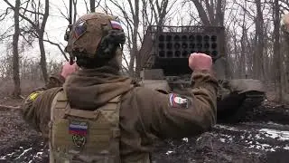 Russian TOS-1A Solntsepyok MLRS attacks Ukrainian positions