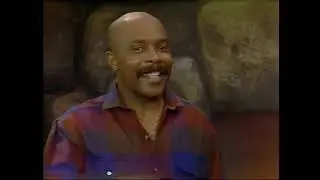 Sesame Street: 2251 Street Scenes- Snuffy catches the Snuffle-flu