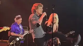 The Rolling Stones & Lady Gaga Perform &ldquo;The Sweet Sounds of Heaven&rdquo;