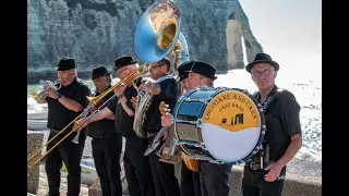 Louisiane And Caux Jazz Band - Medley Jazz Traditionnel - Clip vidéo officiel tourné à Etretat