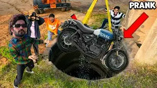 Amit Bhai Ke Bike Ke Sath Kiya Prank ! Classic Hunter 350 गई कुआ मे !