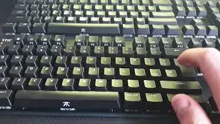 Тест и сравнение звука Fnatic Streak &mdash; Cherry MX Brown (внизу) и Blue (вверху)