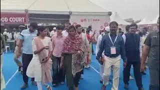  *సరస్ లో షాపింగ్ ... సెల్ఫీలు*. 