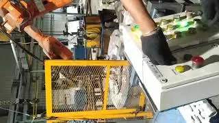Die Casting Mattel pouring Robotics System  4 Die and 1 Robot under 145 second