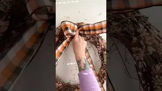 The easiest DIY fall wreath you&rsquo;ll ever make!