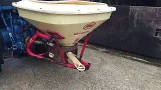 Vicon Vari-Spreader 402 Fertiliser Spreader