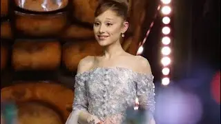 So scary Ariana Grande accosted by fan at yellow carpet of Wicked For Good in Singapore 