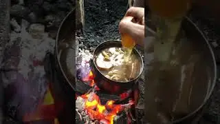 Cuisiner &agrave; la forge sur le feu #forge #cuisineennature