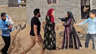 Nasibollah, Soraya, and Hussein oppose Hojjat's marriage to a divorced woman