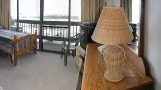 Unique 2 Bedroom Condo-Townhouse