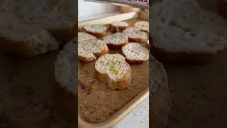 Peach Prosciutto Crostini #appetizer #summer #snacks