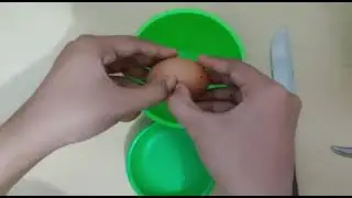 Tutorial how to cook fried spring rolls filled with spicy macaroni