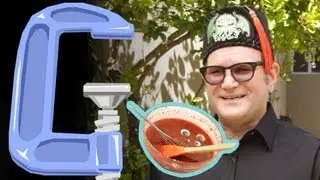 Javi Grillo-Marxuach Crafts Fake Blood - Geek DIY - Ep 12