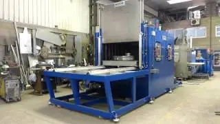 BAUFOR Pass-through special parts washer.
