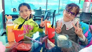 24ساعه💃#ريه_وسكينه😂ماعرفنا كيف خلص التحدي الدنيا برد#تابعوا لاخر#ضحك_جنان#رحنا المطعم#فرطنا_منالجوع😋