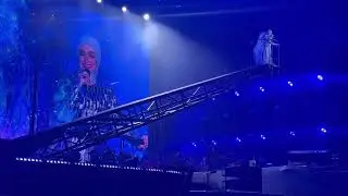 DS Siti Nurhaliza di #Legacy30 dengan aksi di atas kren. POV A2L. Kita tengok pun gayat