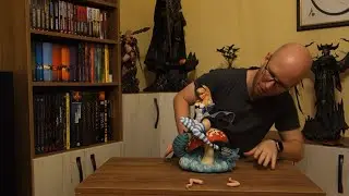 Fairytale Fantasies: Alice In Wonderland (J. Scott Campbell) - Statue unboxing