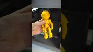 3D Printed Flexible Astronaut Skeleton 👀