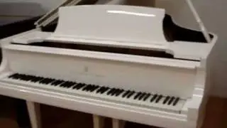 Белый рояль Steinway & Sons M 170