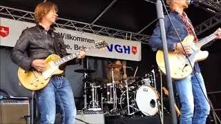 Bluescream featuring Gregor Hilden, sweet surrender Chris Norman cover