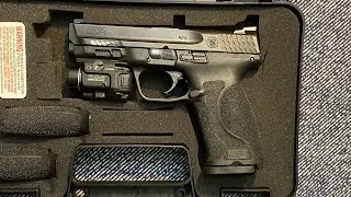 🤔DO LIGHTS IMPROVE ACCURACY???🤔💡🔦 TLR-8 on my M&P 9mm light🔦💡