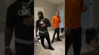That one homie that be having all the guns and still Get killed 😩😂😭🤔