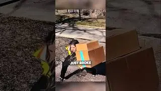У нее отошли воды, когда она доставляла посылку