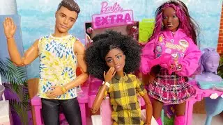 NOUVEAU LOOK au SALON de Beaut&eacute; Barbie EXTRA Nin Nin arrive ! Doll Hair salon