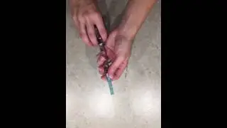 One handed scoop method