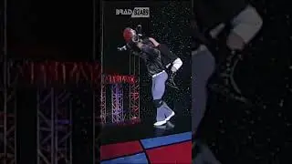 Майк Осом сбрасывает Шэгги с автобуса WCW Monday Nitro