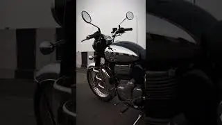 Modern tech, vintage soul. #royalenfield #classic #likes #rider