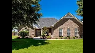 Beautiful Home Loaded with Upgrades and Extras!