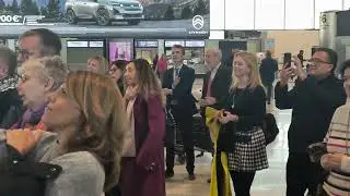 Eugenio Finardi a Malpensa canta 