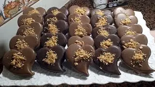 حلوة على شكل قلب❤محشية بنسلي كراميل😋هشيشة كذوب في الفم 👌المذاق يا سلام🤤
