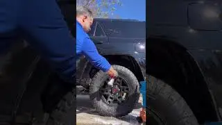 Satisfying wheel detailing on this Toyota 4Runner👀#shorts #4x4 #wheels #carwash #detailing