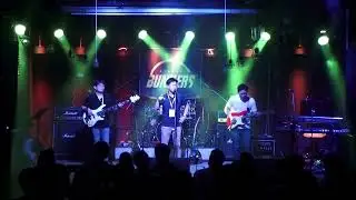 Queen Medley LIVE | Bohemian Rhapsody / Hammer to fall / Radio Gaga