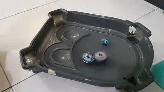 (SB brand )Strike god valkyrie vs god valkyrie (takara tomy)