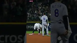 WHAT A MOMENT. #SeizeTheMoment #mlb #baseball #seattle #mariners