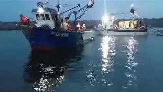 خروج سفن الصيد البحري من ميناء صلا مندر مستغانم