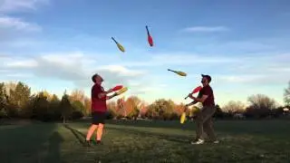 Juggling - Passing 7 Clubs - Slow Motion