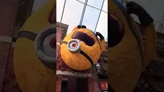 Mega Minion Jerry - A Mega Despicable Summer @ New York Street | UNIVERSAL STUDIOS SINGAPORE 2024