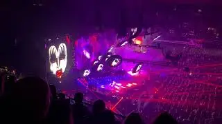KISS - Gene Simmons blood-spitting routine and 